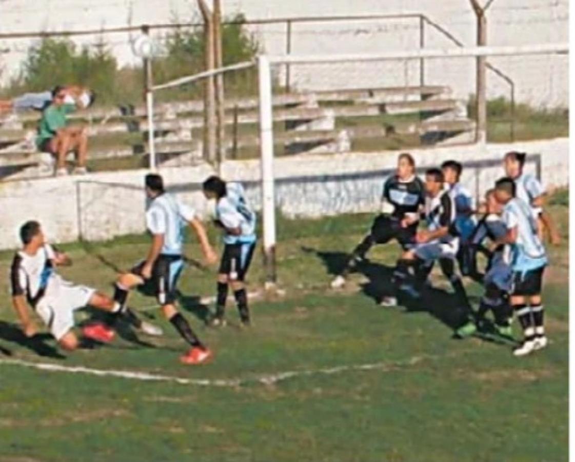 Imagen Claypole Vs. Victoriano Arenas de 2011 (foto Diario Ole)