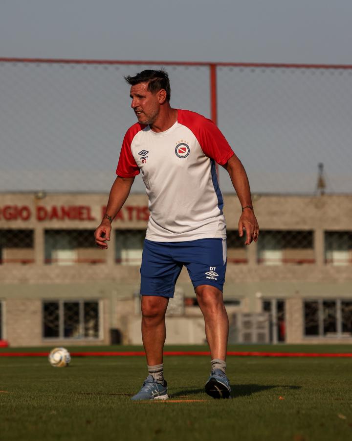 Imagen Nico Diez ya solucionó un tema clave de cara a la Copa Libertadores 2026.