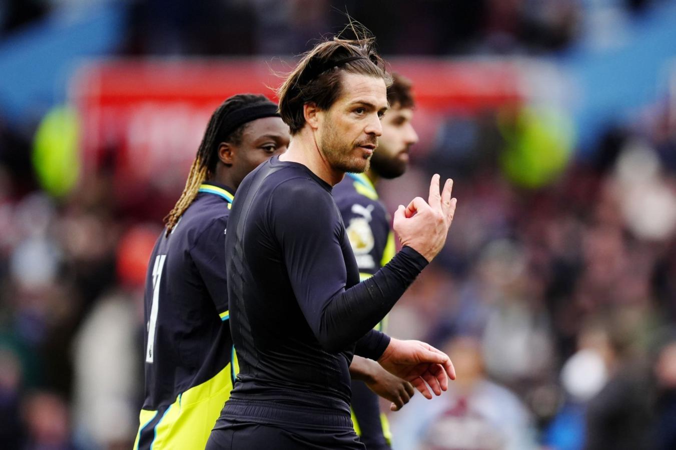 Imagen Grealish, otrora ídolo de Aston Villa, les recuerda a los hinchas villanos las 3 Premier Leagues que ganó con el City.