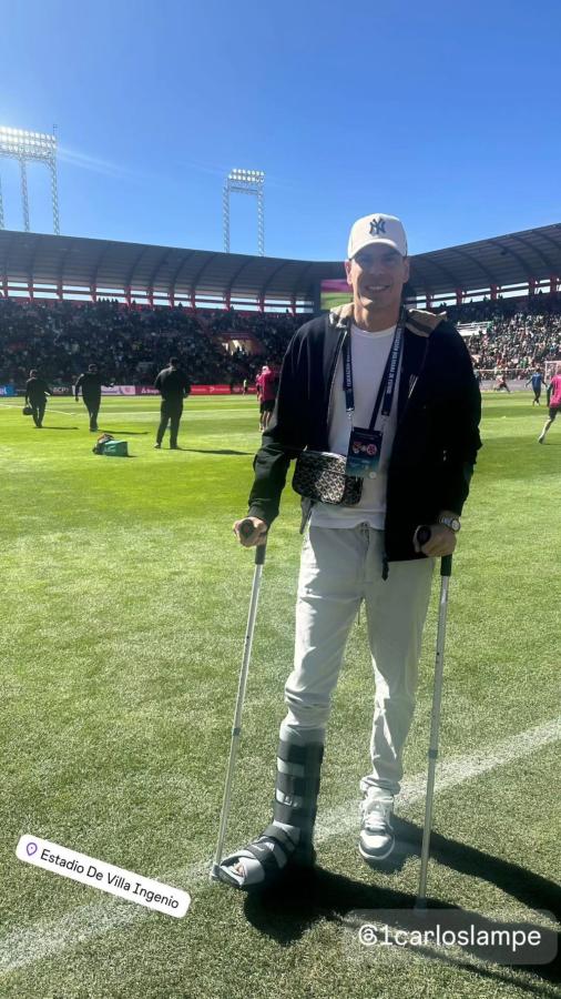 Imagen Carlos Lampe, gravemente lesionado, acompañó a sus compañeros en el último triunfo de Bolivia.