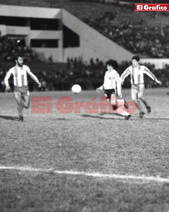 Imagen Una acción del 31 de agosto de 1977: el debut de Diego con la 10 de la Selección