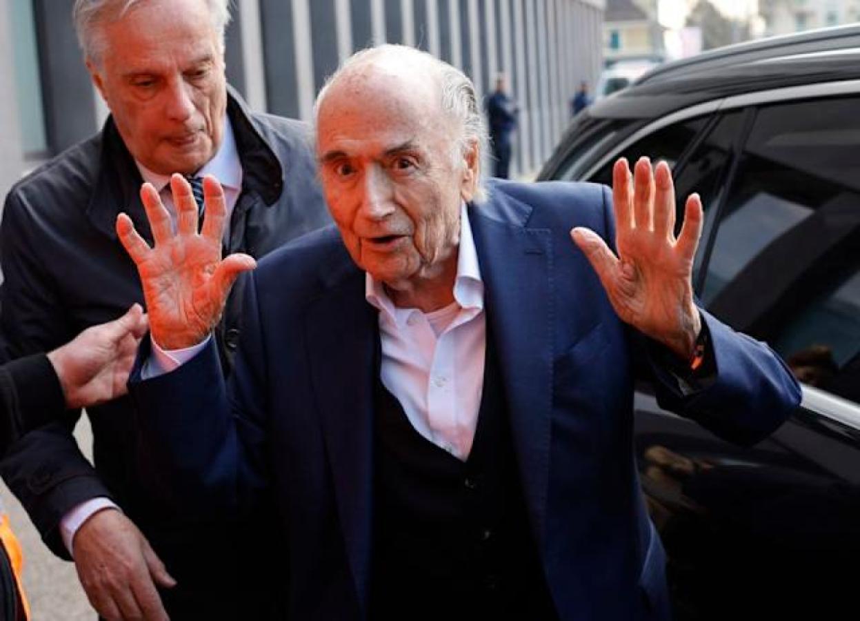 Imagen Joseph Blatter, absuelto de culpa y cargo.