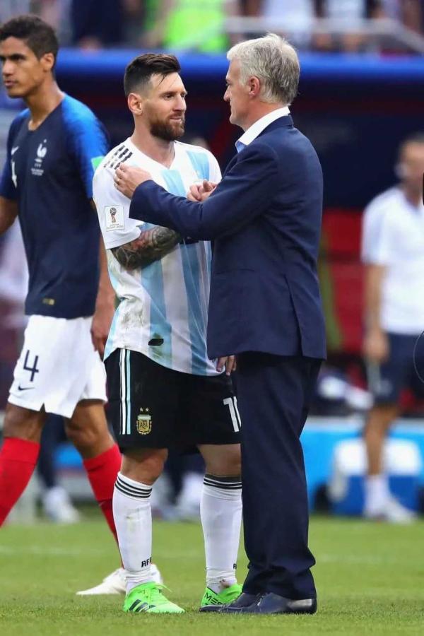 Imagen Deschamps saluda a Messi tras el 4-3 de Francia sobre Argentina en Rusia 2018.