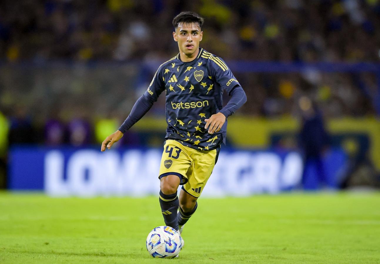 Imagen Milton Delgado, el joven amo y señor de la mitad de la cancha en Boca.