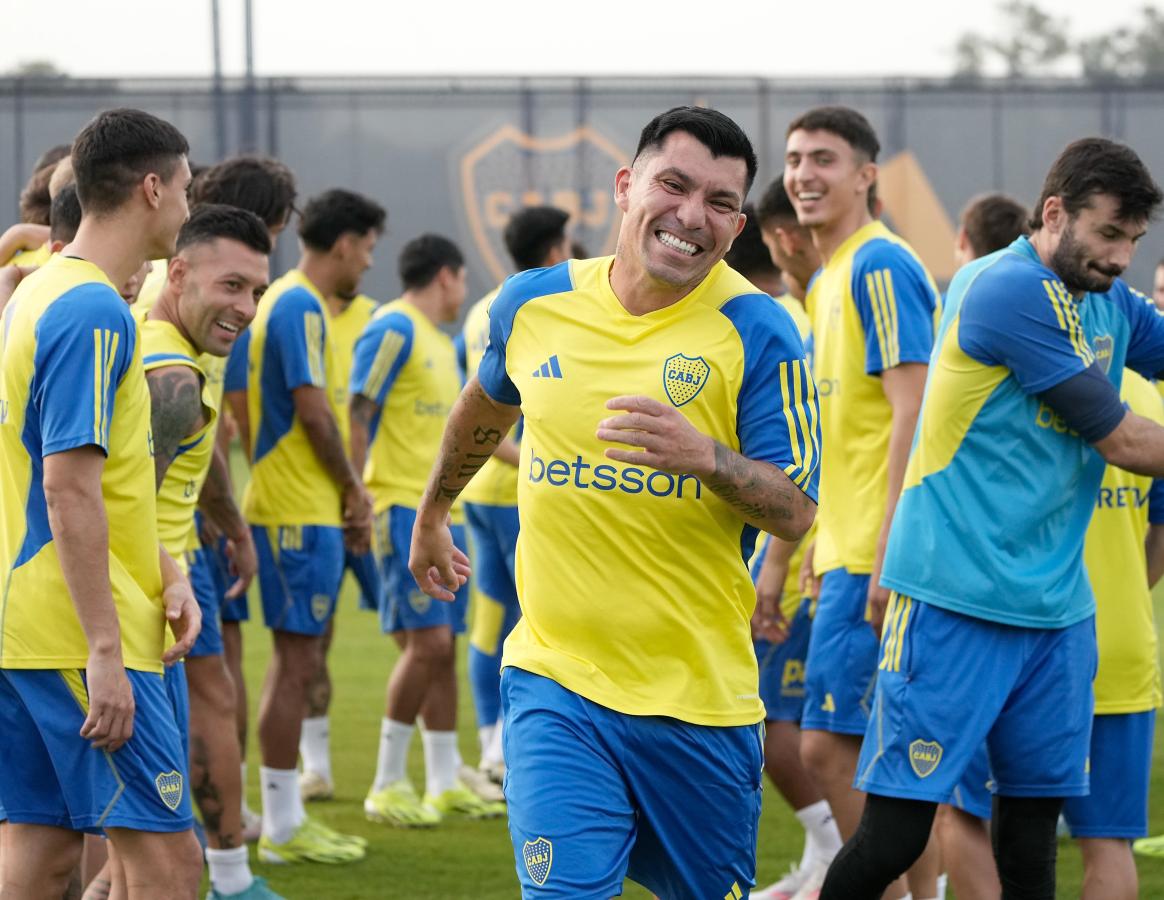Imagen Gary Medel se ubicó como volante central en la práctica del sábado.