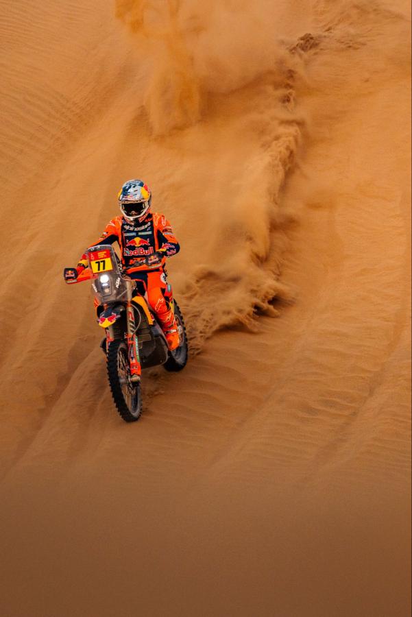 Imagen Luciano Benavides, con el número 77, lideran la general del Dakar 2026.
