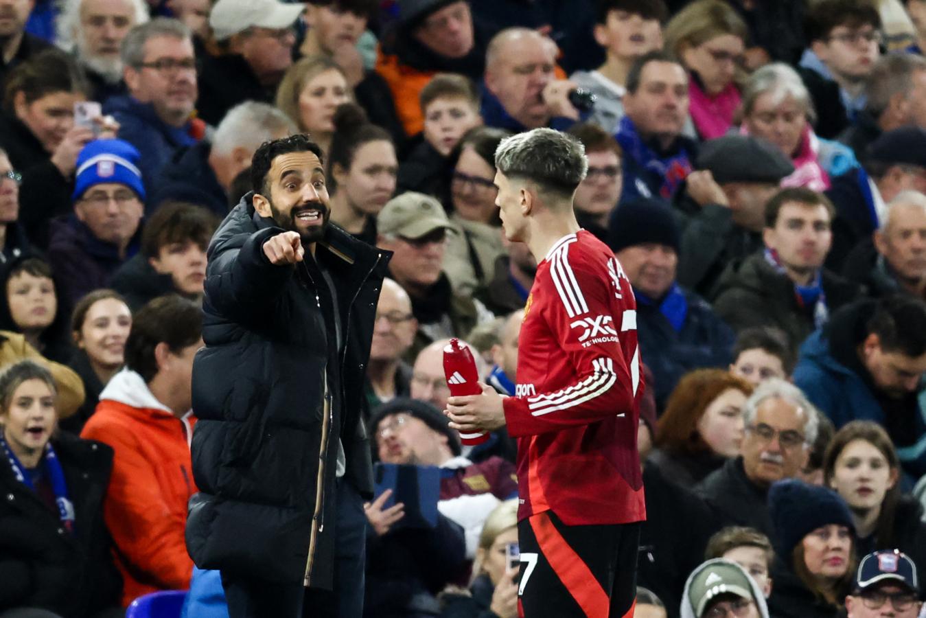 Imagen Amorim, DT de Manchester United, elogió a Garnacho.