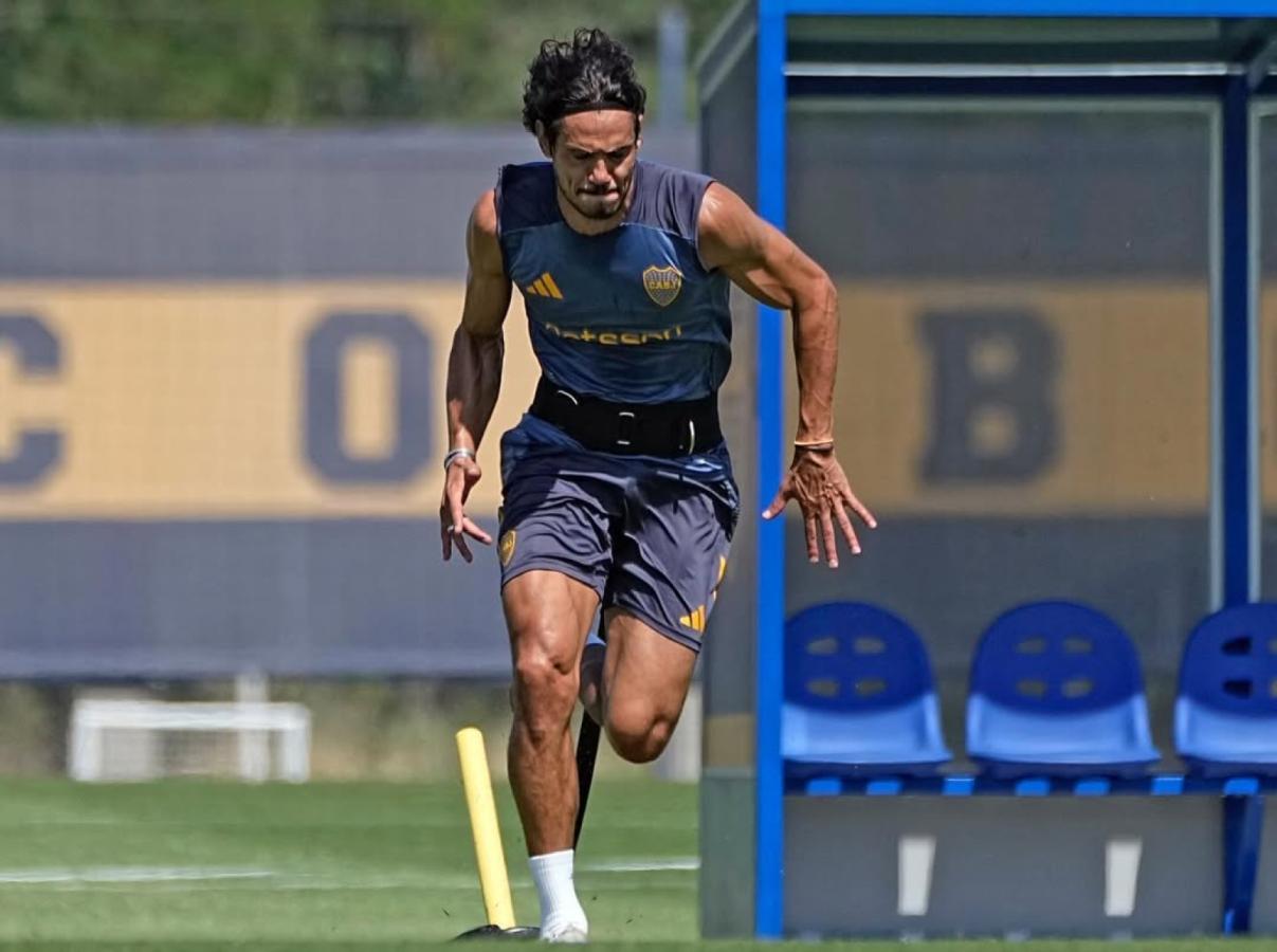 Imagen Cavani sufrió un golpe en la zona lumbar frente a Huracán.