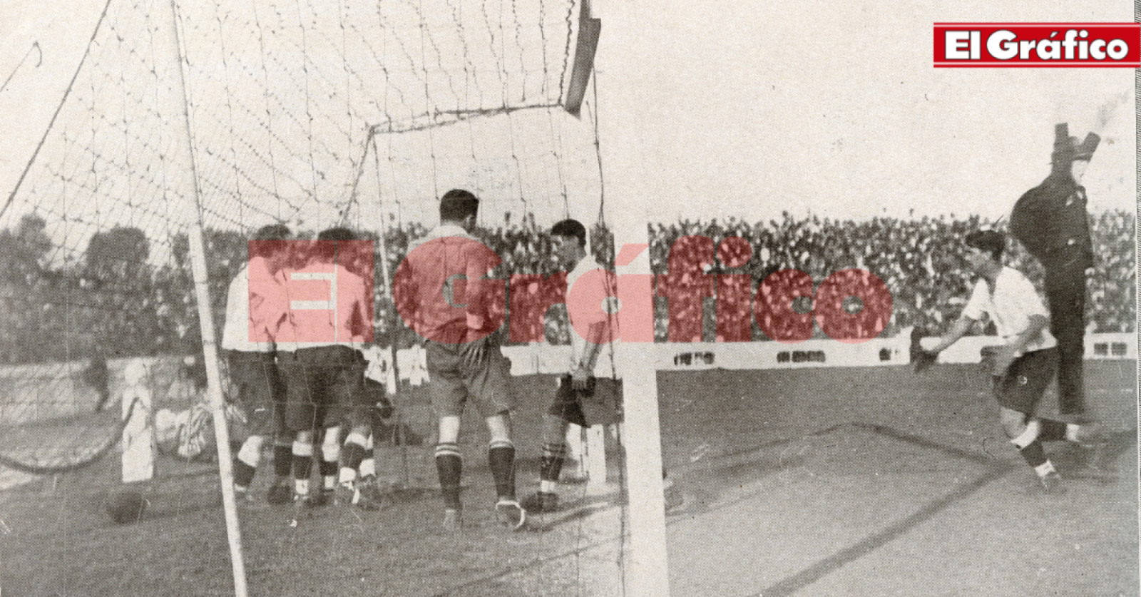 Imagen Domingo Tarasconi marcó el segundo gol y el estadio de Sportivo Barrcas explota de alegría