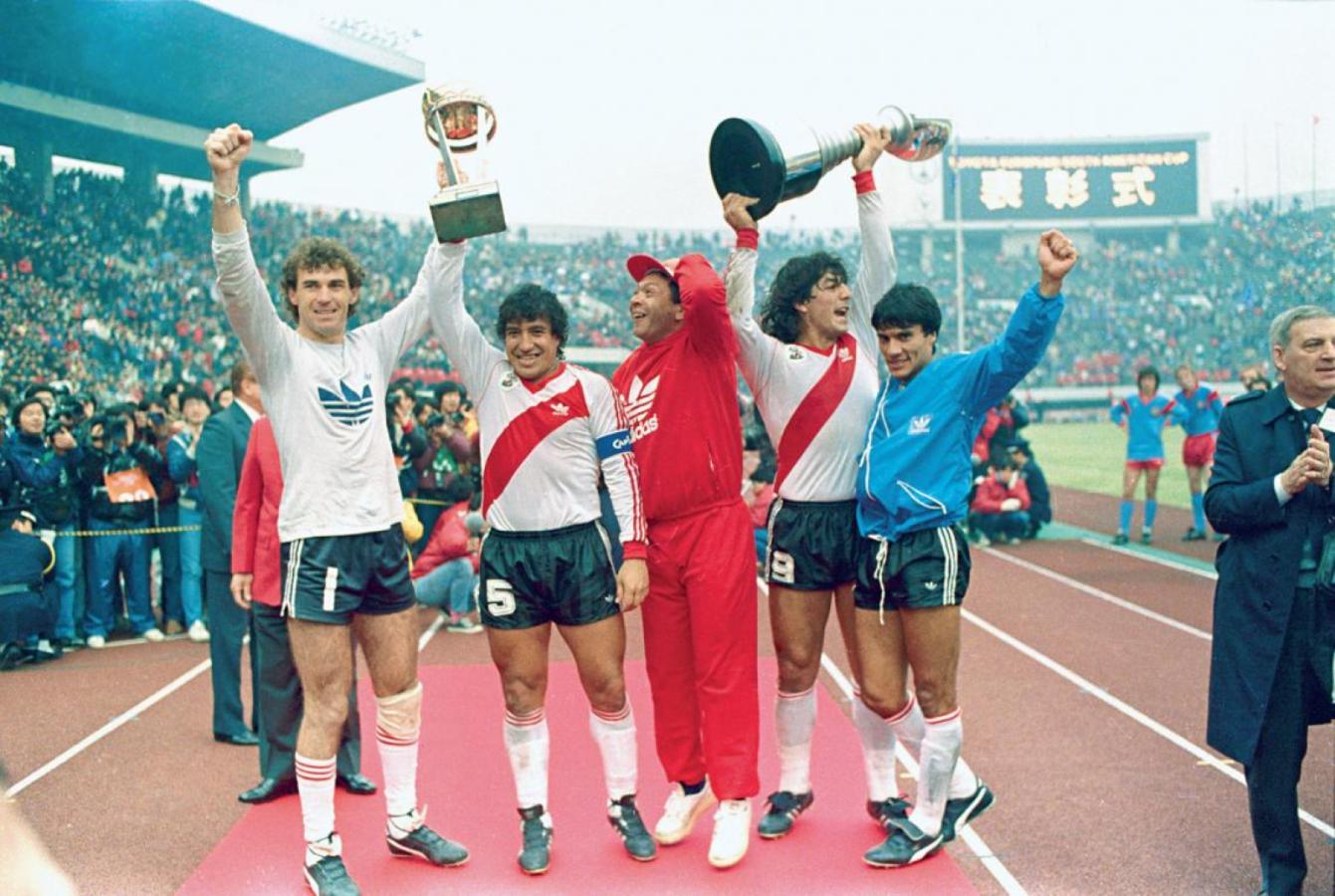 Imagen El Negro Enrique, gloria de River, bancó a Gallardo
