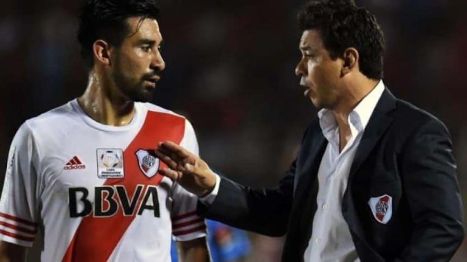 Imagen Rojas junto a Marcelo Gallardo