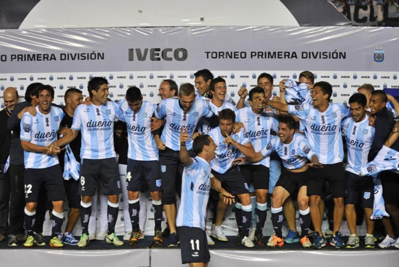 Imagen de Sacó campeón a Racing y no descarta ser el nuevo entrenador: "Si puedo ayudar..."
