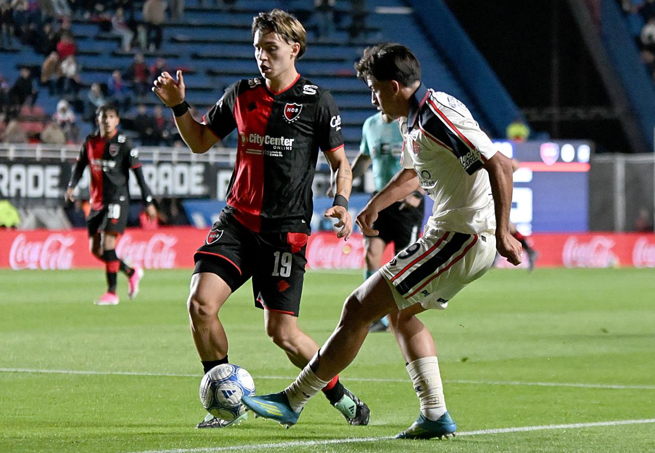 Imagen de Arde la zona A: San Lorenzo no pudo arrimarse a la zona de playoffs y Defensa se clasificó