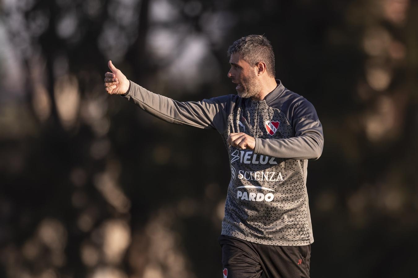 Imagen Julio Vaccari deberá conformarse sin incorporaciones hasta el momento.