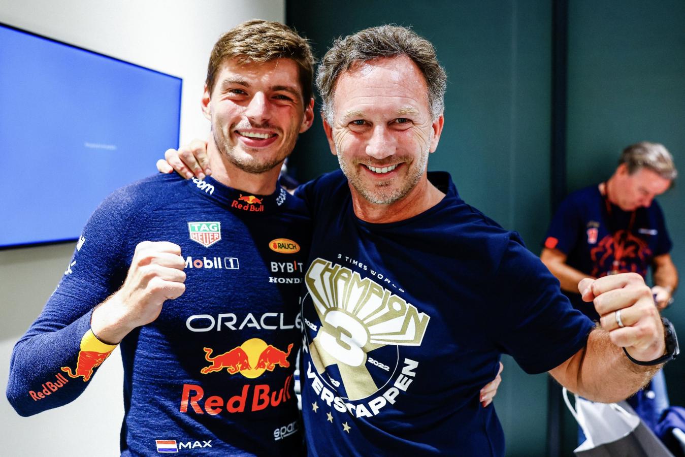 Imagen Verstappen y Horner: el jefe de Red Bull aseguró su continuidad para 2026.