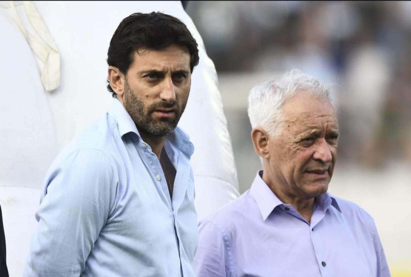 Imagen Diego Milito y Víctor Blanco, separados en 2020 y enfrentados por los modelos de gestión para Racing.