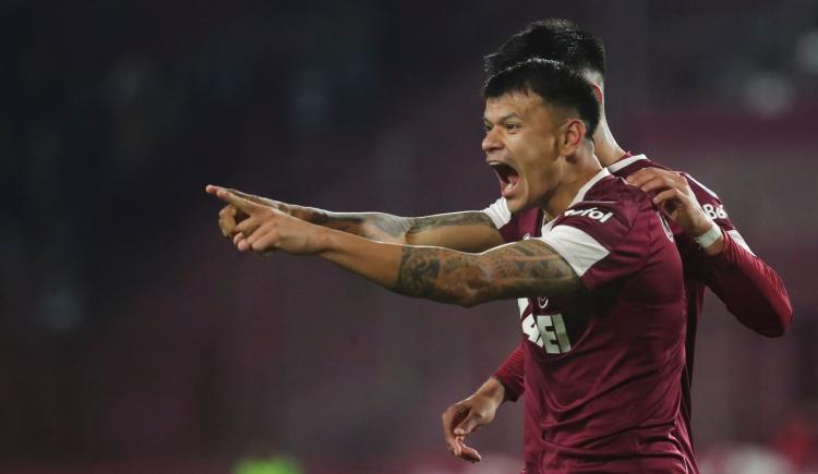 Imagen de Walter Bou se postuló tras su golazo: "Ojalá gane el Puskas"