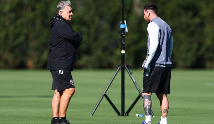 Imagen de Se acerca el regreso de Messi a las canchas: Martino analiza convocarlo