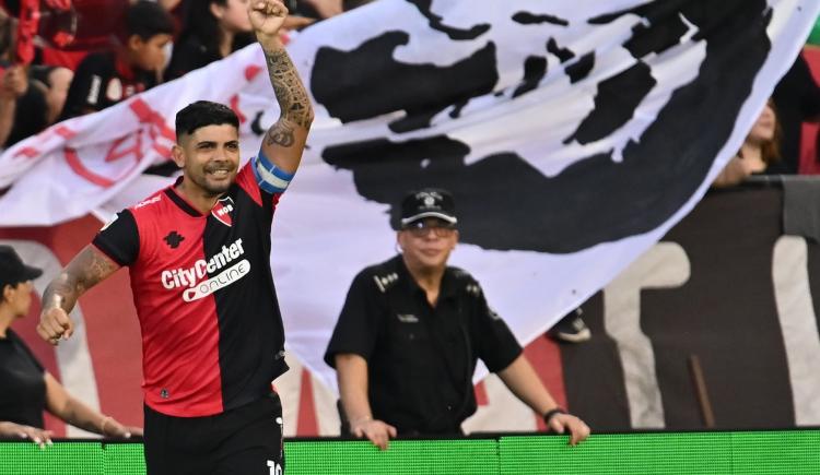 Imagen de Con polémica, Independiente perdió 2-1 ante Newell's
