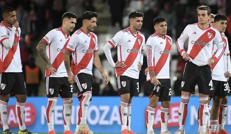 Imagen de Llegó a River por tres millones de dólares, no tuvo continuidad y fue vendido a Brasil