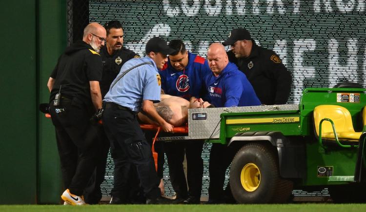 Imagen de Tragedia en el béisbol: un hincha se encuentra en estado crítico tras caer de un muro