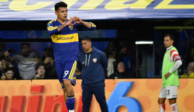 Imagen de El antecedente de la increíble logística de Leo Flores entre Boca y la Selección en días consecutivos