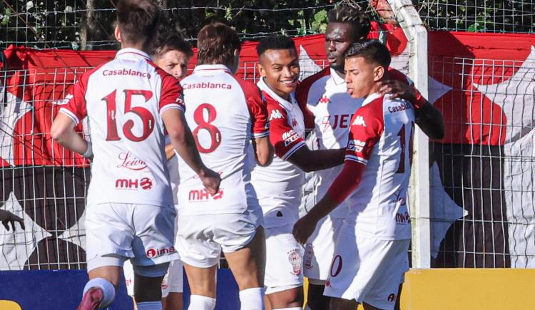 Imagen de Huracán cerró su pretemporada con victoria por penales ante Deportivo Cúcuta