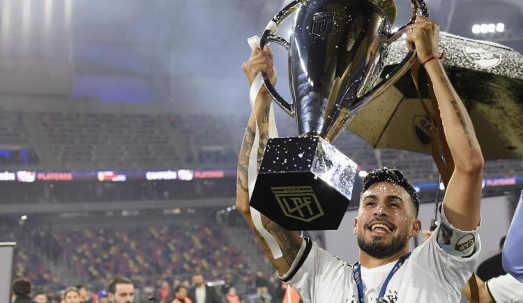 Imagen de El capitán de Platense habló de su futuro y varios grandes se ilusionan