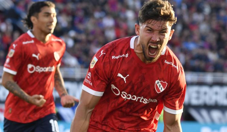 Imagen de Felipe Loyola, con un pie afuera de Independiente: la importante oferta que llegó desde Europa