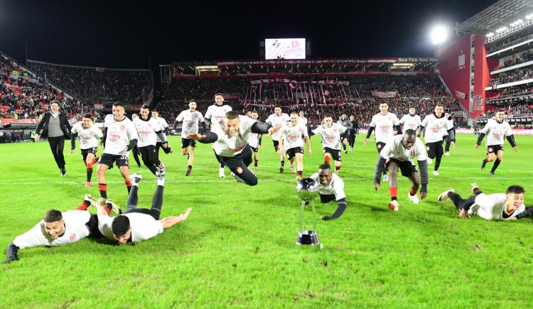Imagen de Estudiantes celebró en su estadio la obtención de la Copa de la Liga