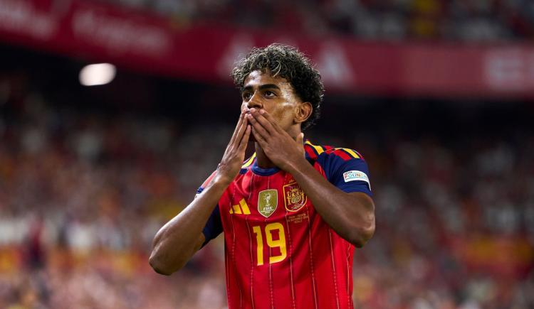 Imagen de Show de Lamine Yamal en el primer partido de España en su casa tras ganar el Mundial