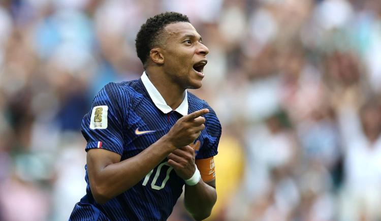 Imagen de Mbappé se convirtió en el máximo goleador de la historia de los Mundiales, auguró un tanto de Messi y reveló su fastidio por la eliminación
