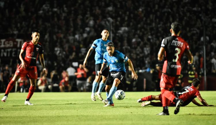 Imagen de Colón y Temperley abrieron la Primera Nacional con un empate 0-0