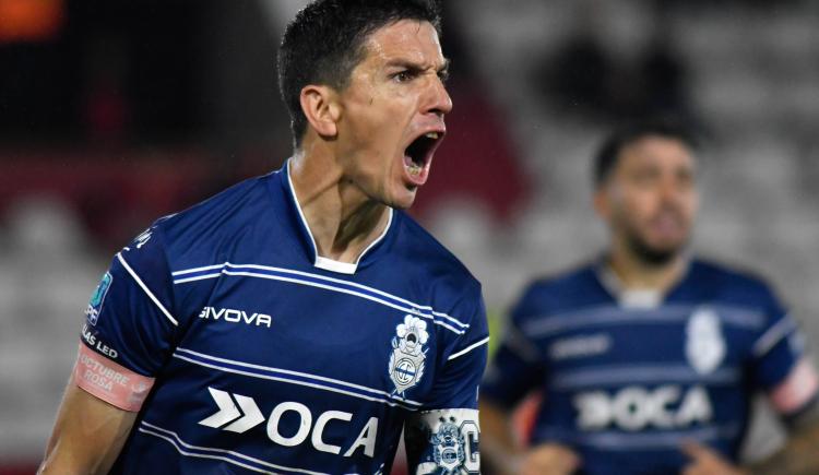 Imagen de Gimnasia le ganó a Huracán en la última jugada del partido y se llevó tres puntos clave