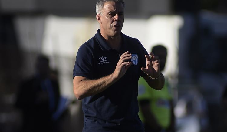 Imagen de Operativo retorno: Atlético Tucumán oficializó a Lucas Pusineri como su nuevo DT