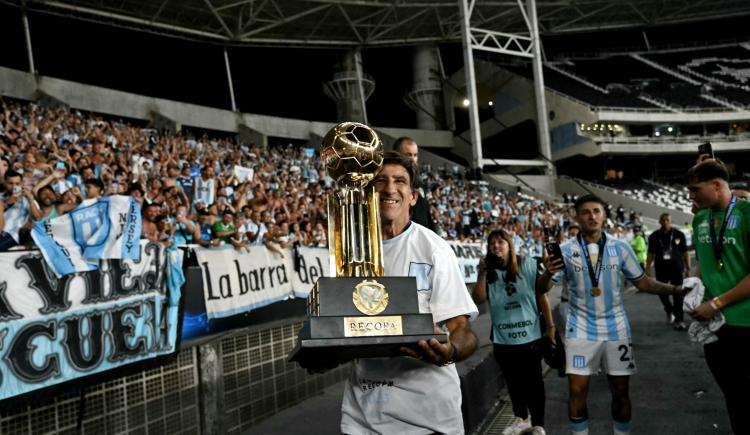 Imagen de Costas sopló la Recopa: "Es el cumpleaños más lindo de mi vida"