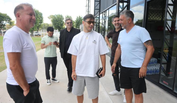 Imagen de Huracán le dio la bienvenida a Óscar Romero