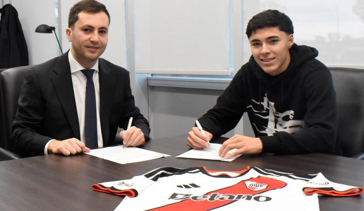 Imagen de Nuevo refuerzo para River: Tobías Andrada firmó su contrato hasta 2030