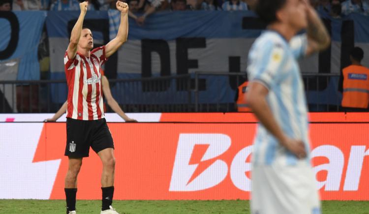 Imagen de ¿Quiénes son los únicos jugadores con goles en cuatro finales de AFA? El desafío histórico que persigue Guido Carrillo