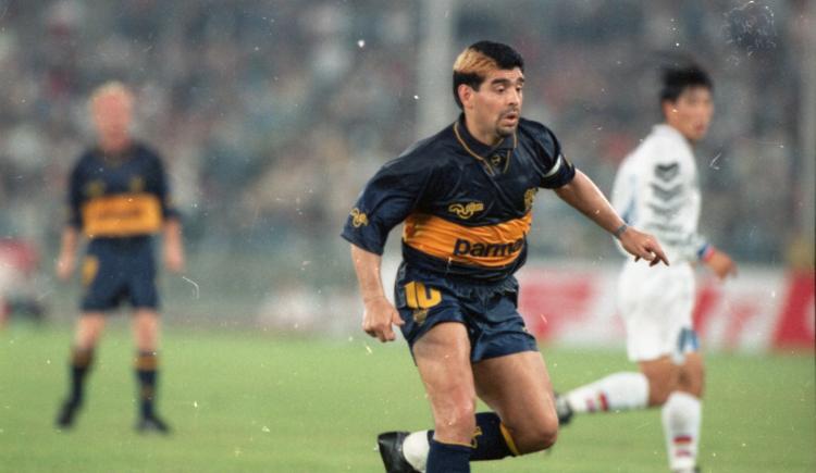 Imagen de El secreto del mechón rubio de Maradona en Boca: a quiénes les dedicó su look más recordado