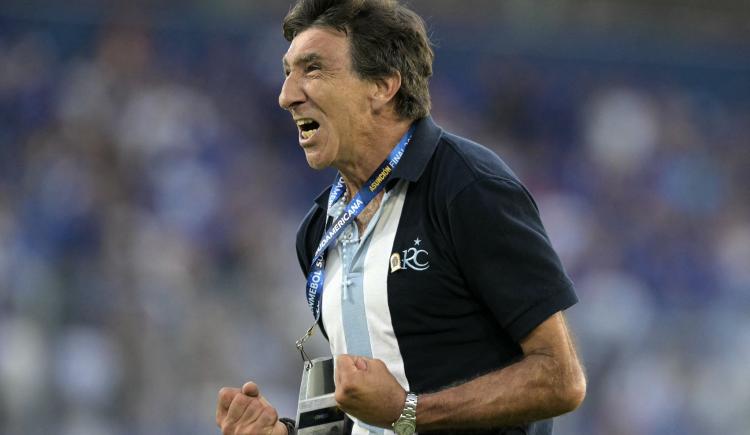 Imagen de Sonríe Costas: Racing cerró a su primer refuerzo