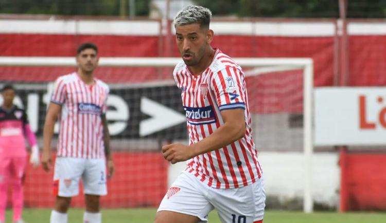 Imagen de Escándalo en Los Andes: su figura jugó en la "Copa Potrero" a un día de la final por el ascenso a la Primera Nacional