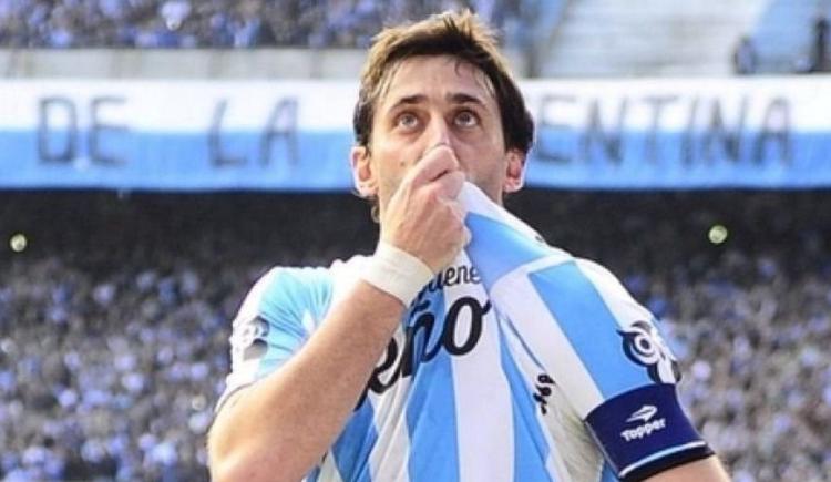 Imagen de Conmoción en Racing: Diego Milito se postuló a la presidencia