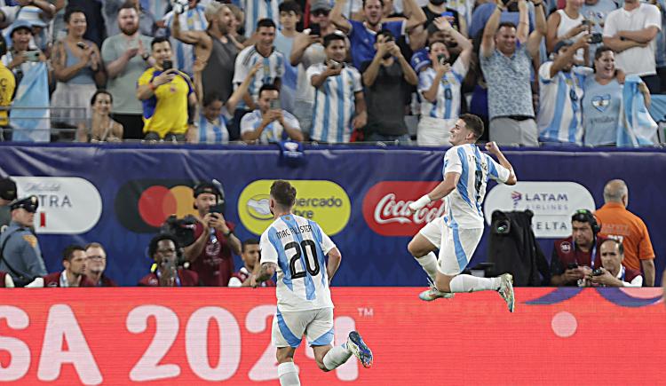 Imagen de La famosa araña de América: así fue el gol de Julián Álvarez ante Canadá