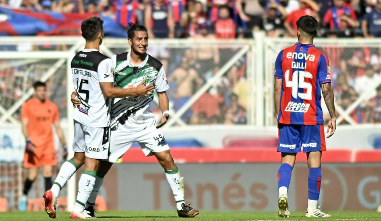 Imagen de San Martín de San Juan dio el golpe ante San Lorenzo y puso la pelea por el descenso al rojo vivo
