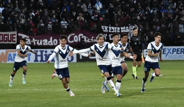 Imagen de Festejó el Fortín: Vélez, campeón de la Copa Proyección