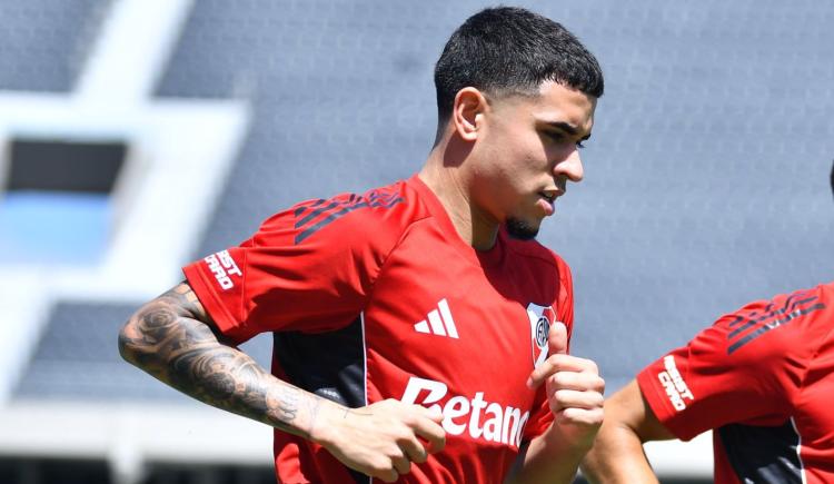 Imagen de Kendry Páez tuvo su primera práctica en River: cuándo debutará el ecuatoriano