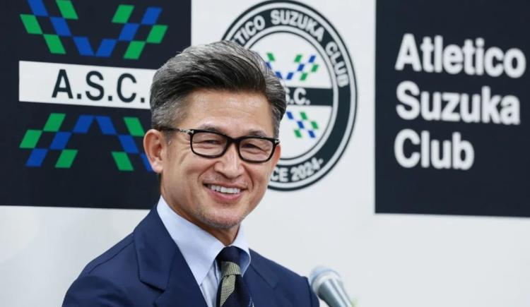 Imagen de Récord intacto: futbolista más veterano del mundo firmó para un nuevo club a los 57 años