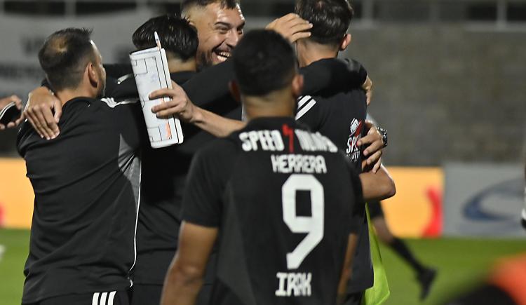 Imagen de Cómo quedó el récord de Riestra como local en la historia del futbol argentino
