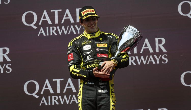 Imagen de Es sudamericano, lidera la F2 y fue confirmado como piloto titular en la Fórmula 1 2027
